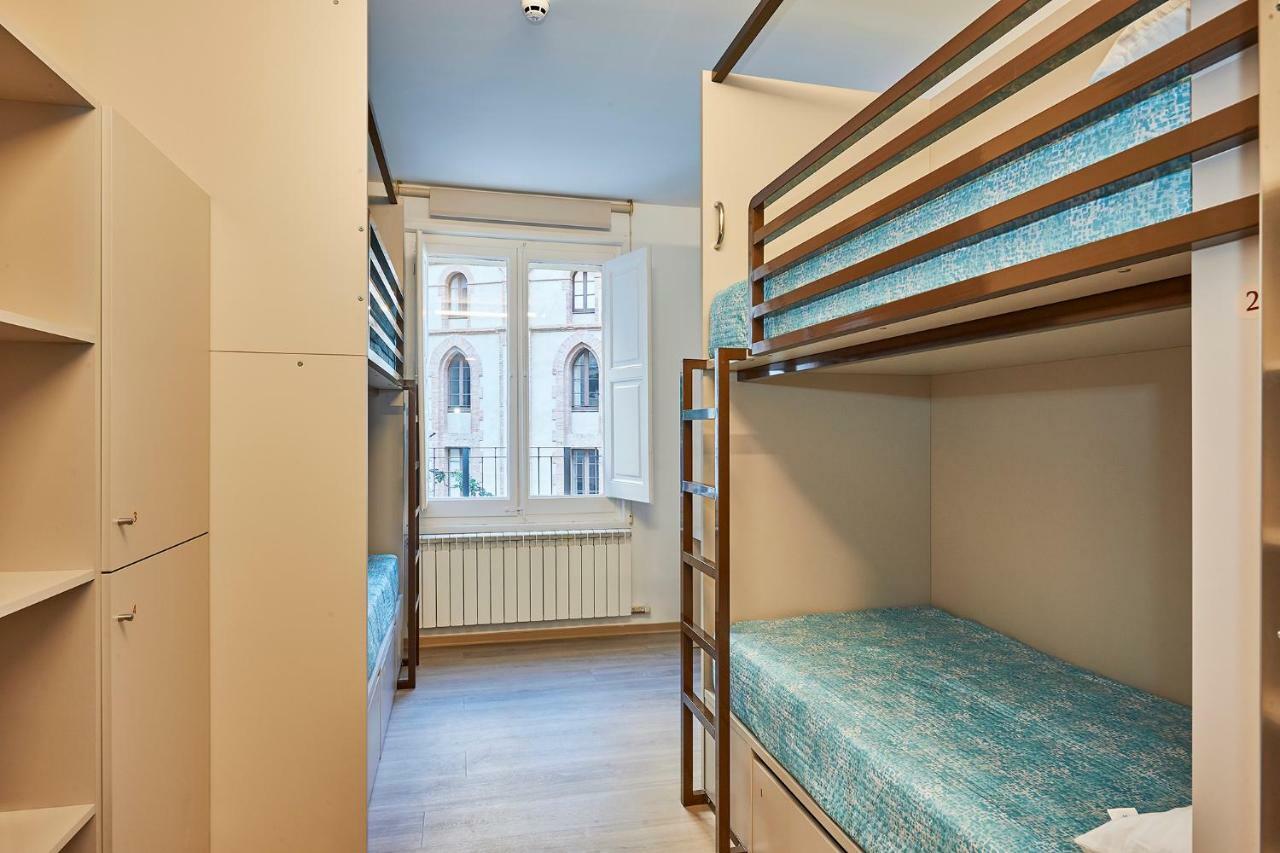 Alberg Abat Oliba Monistrol de Montserrat ภายนอก รูปภาพ Hostel room in Rome, Italy